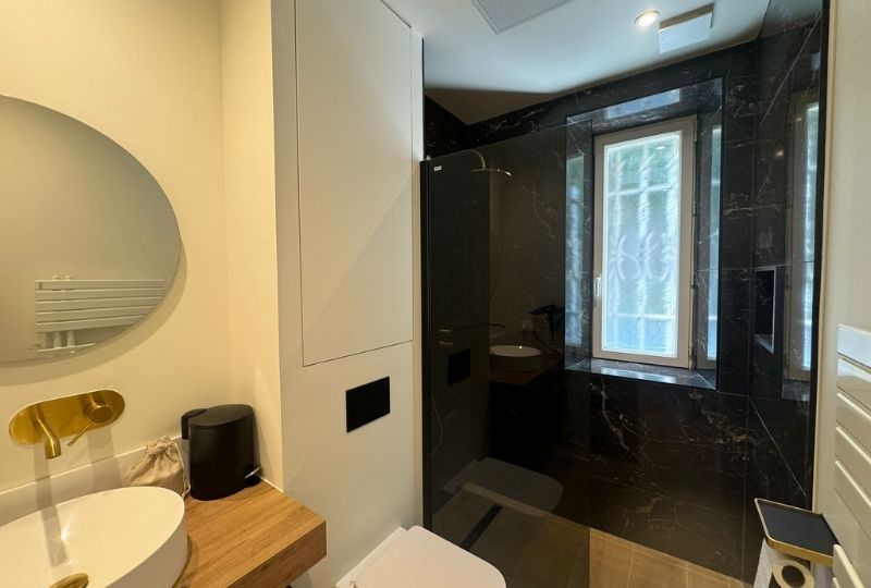 Salle de bain (2) de la Centaurée à la Villa Belle Fleur dans le Queyras