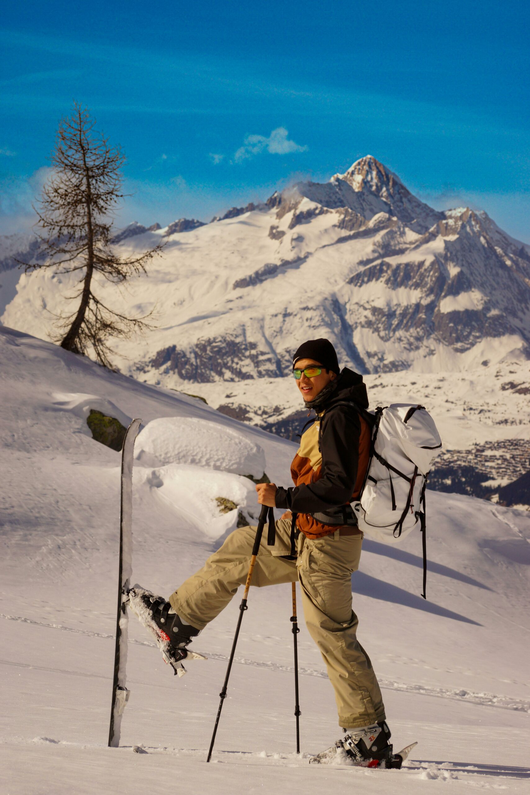 Skieur en montagne dans les Alpes lors d’un séjour en location alpes pour groupe