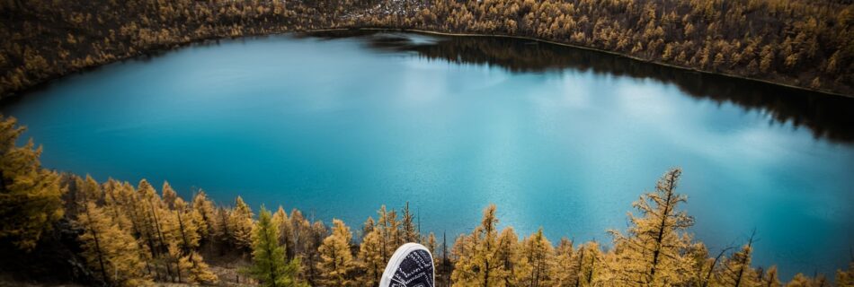 lac montagne vue plongeante randonnée queyras