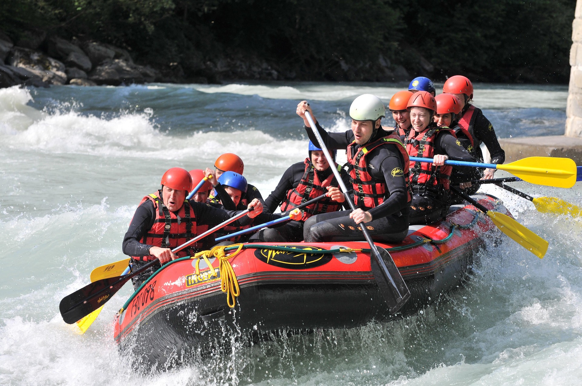 rafting rapide eaux vives queyras sensations fortes hébergement queyras eaux vives